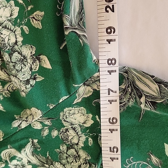 Alice + Olivia Size SP Layla Green Floral Tiered Ruffle Dress, Gently Used Cond. - Picture 11 of 16
